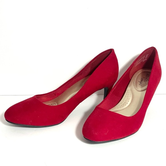 Round Toe Faux Suede Pumps! - Picture 4 of 6